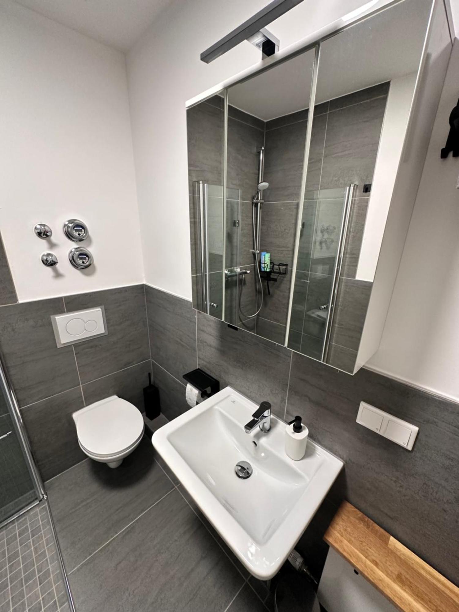 Zentrales Apartment Mit Parkplatz Хоккенхайм Экстерьер фото
